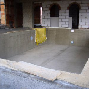 budowa basenu z bloczków betonowych